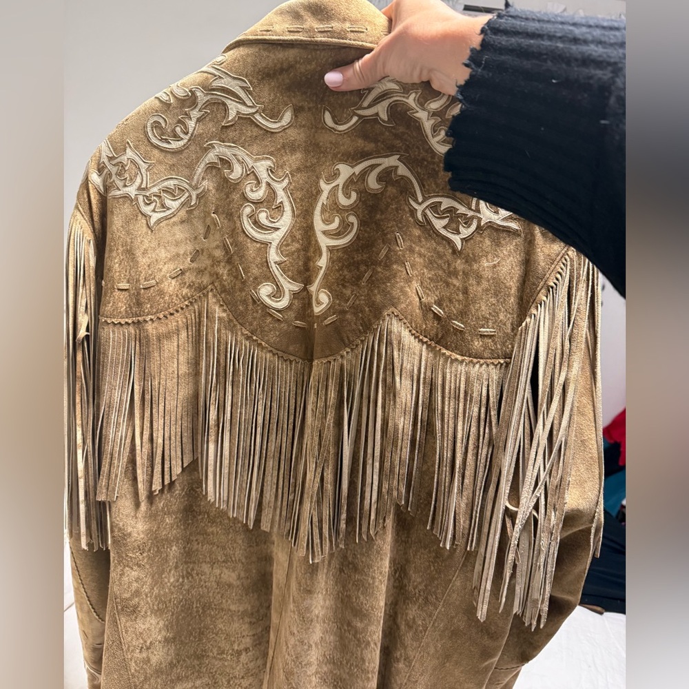 Pristine Men's Tan Suede Fringe Jacket with appliqué - Picture 4 of 8